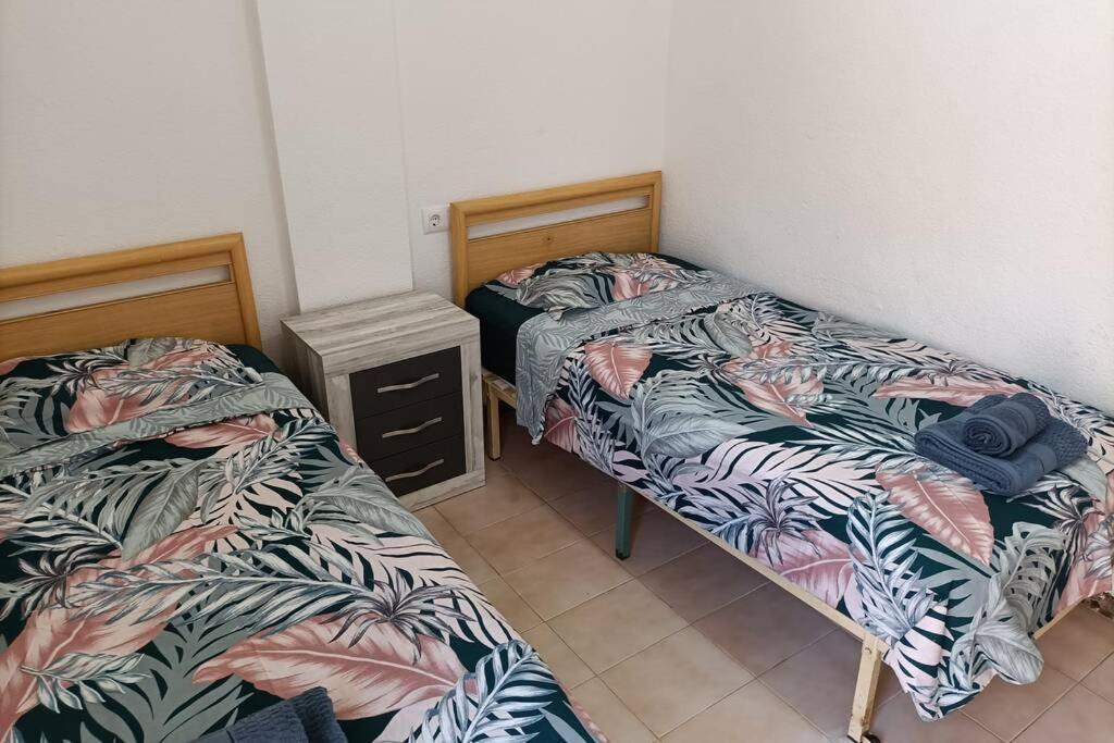 2 Bedroom Townhouse In Beautiful Gated Complex Benidorm Exteriör bild